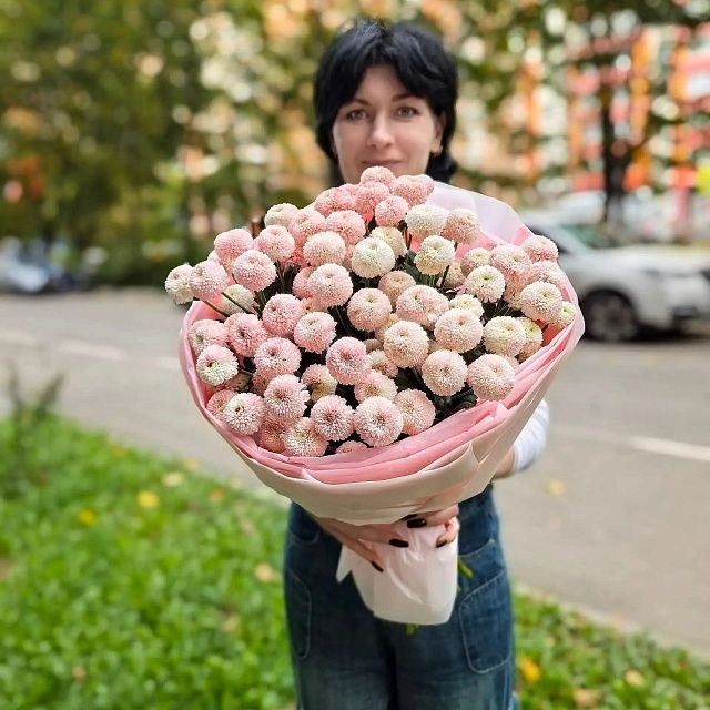 Букет из эксклюзивной кустовой хризантемы "Ньютон"