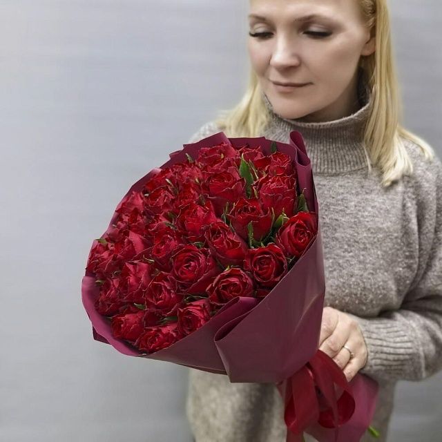 Букет из 35 красных роз