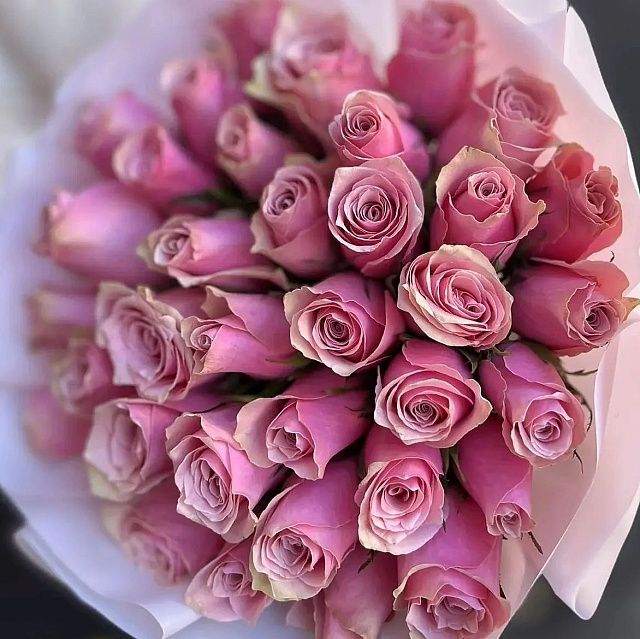 Роскошный букет из 51 розы Кения 42 см