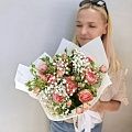 Букет комплимент из кустовых роз