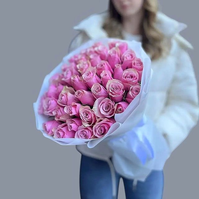 Роскошный букет из 51 розы Кения 42 см