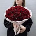 Стильный букет из 51 розы