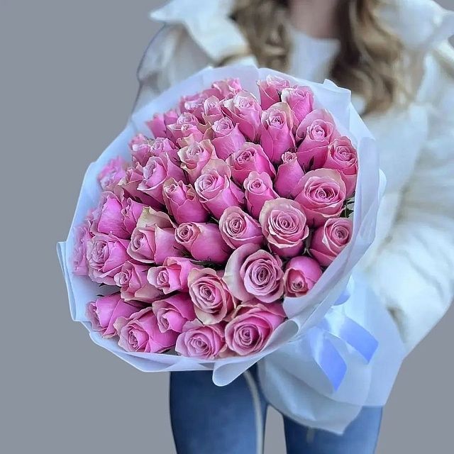 Роскошный букет из 51 розы Кения 42 см