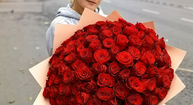 Скидка 10% на роскошный букет из 101 розы