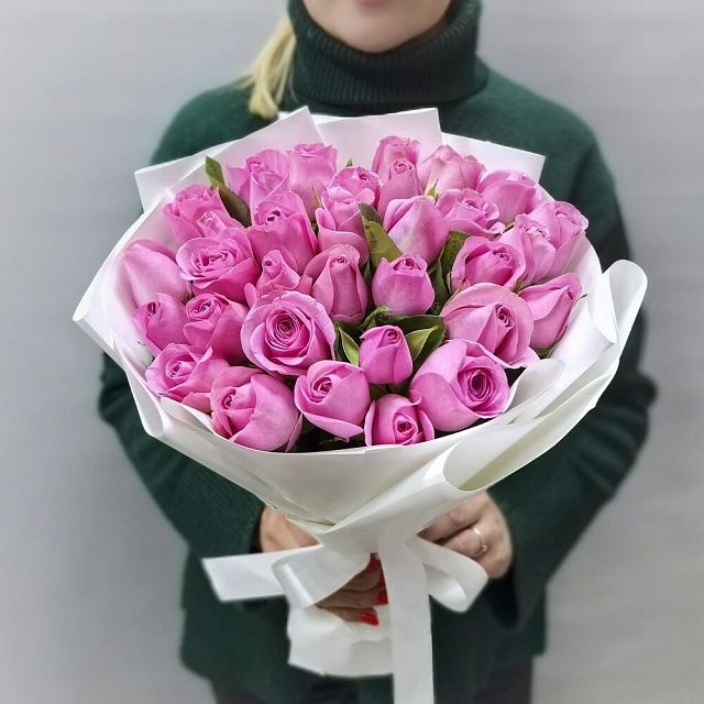 Красивый букет из 35 роз Кения