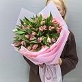 Букет из нежных розовых альстромерий