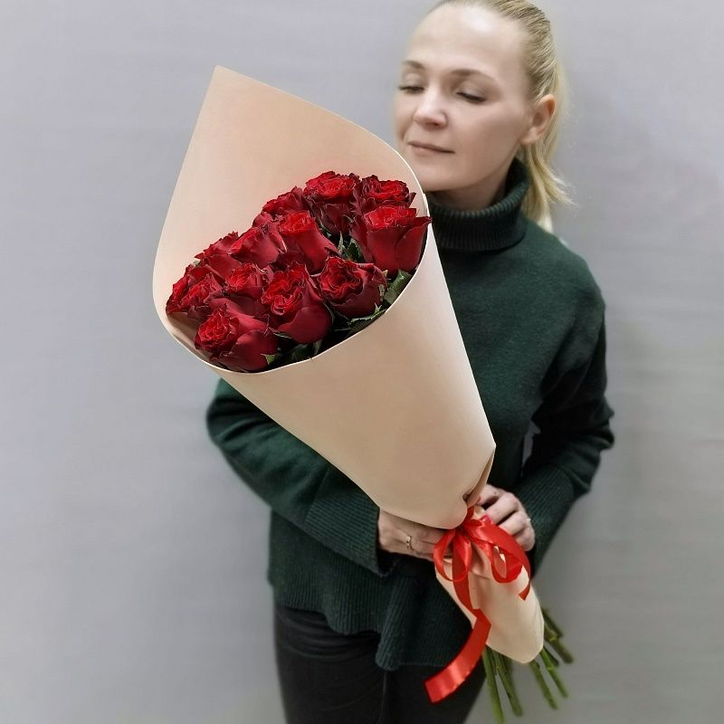 Стильный букет из 15 роз